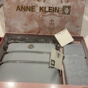Anne Klein Gift Set - light blue and silver accessories